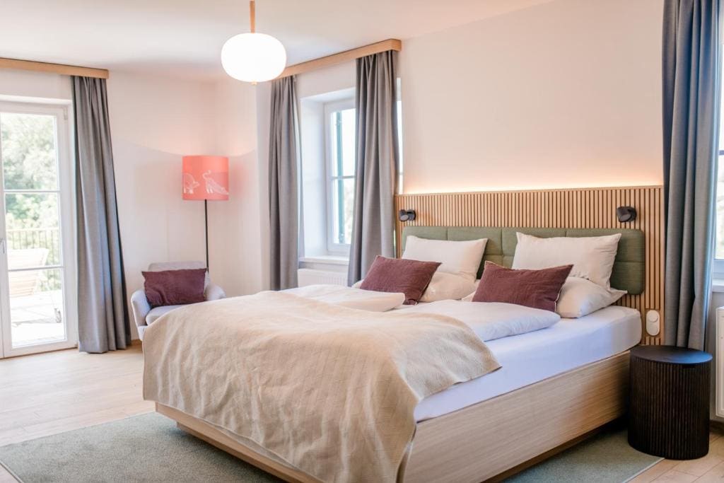 Double Room with Balcony room - Image 1