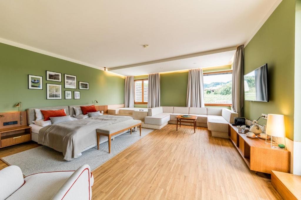 Suite room - Image 1