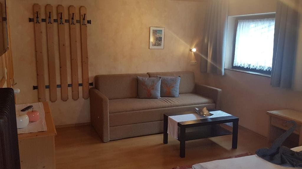 Double Room with Private Bathroom room - Image 3