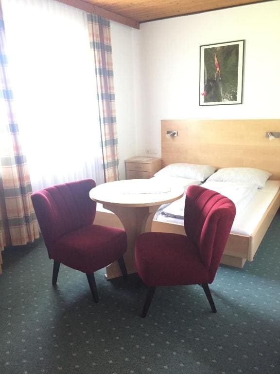 Family Room room - Image 1