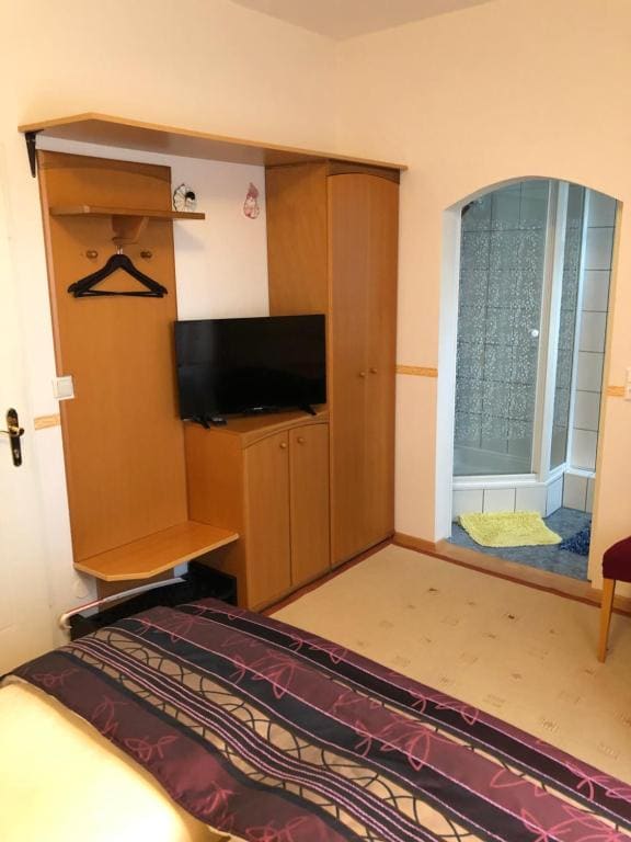 Large Double Room room - Image 1
