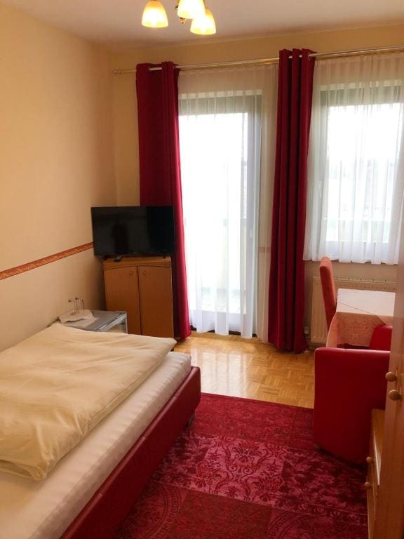 Single Room with Terrace room - Image 3