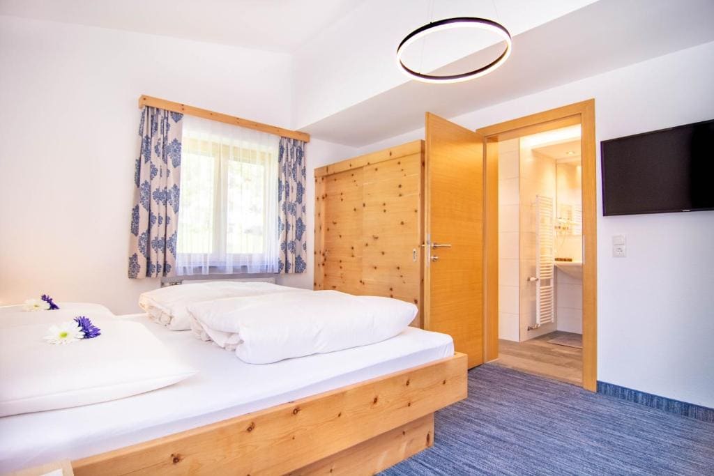 Double or Twin Room with Balcony room - Image 1