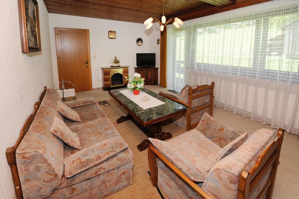 Apartment with Bathroom room - Image 2