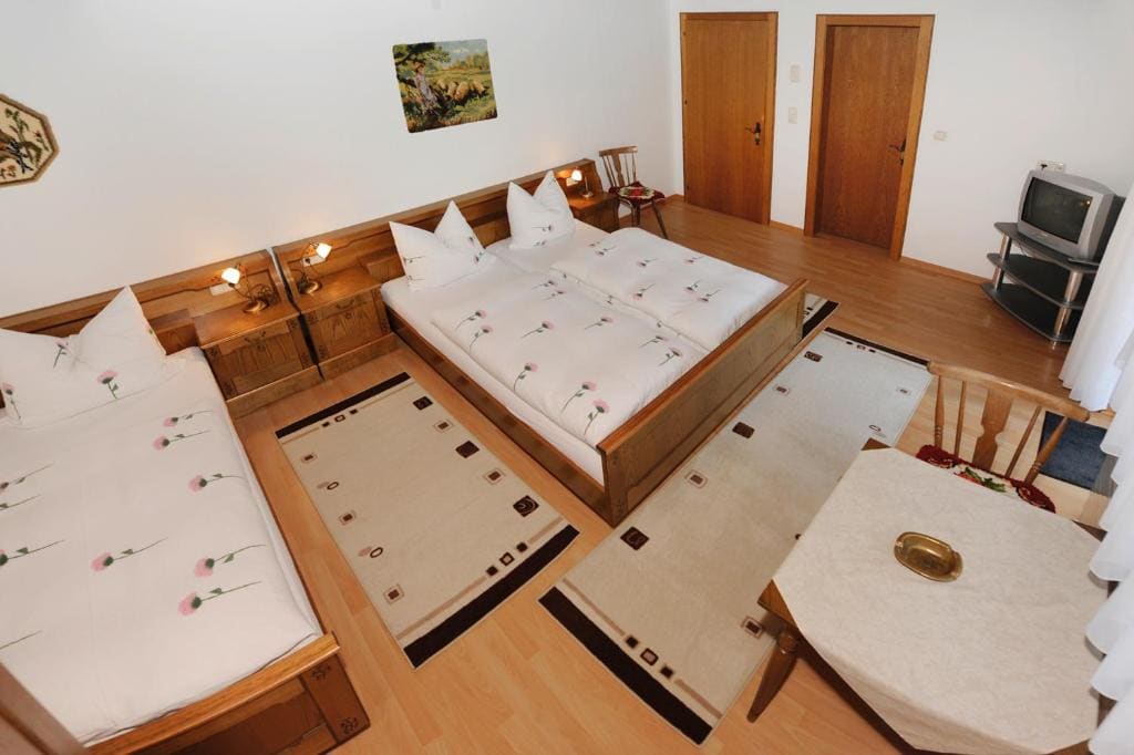 Triple Room with Balcony room - Image 2