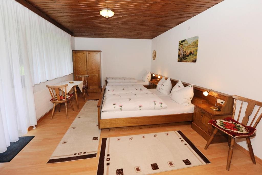 Triple Room with Balcony room - Image 1