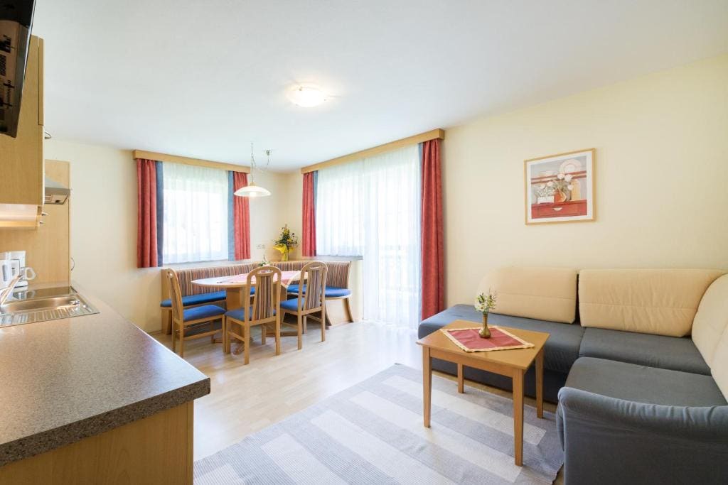 Apartment with Balcony room - Image 3