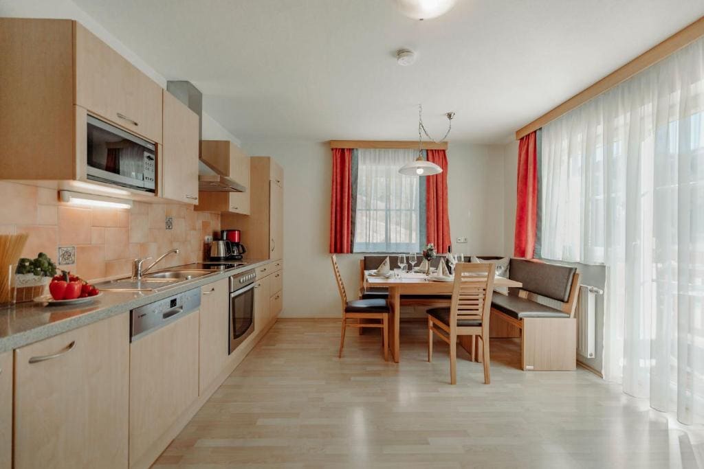 Apartment with Balcony room - Image 1