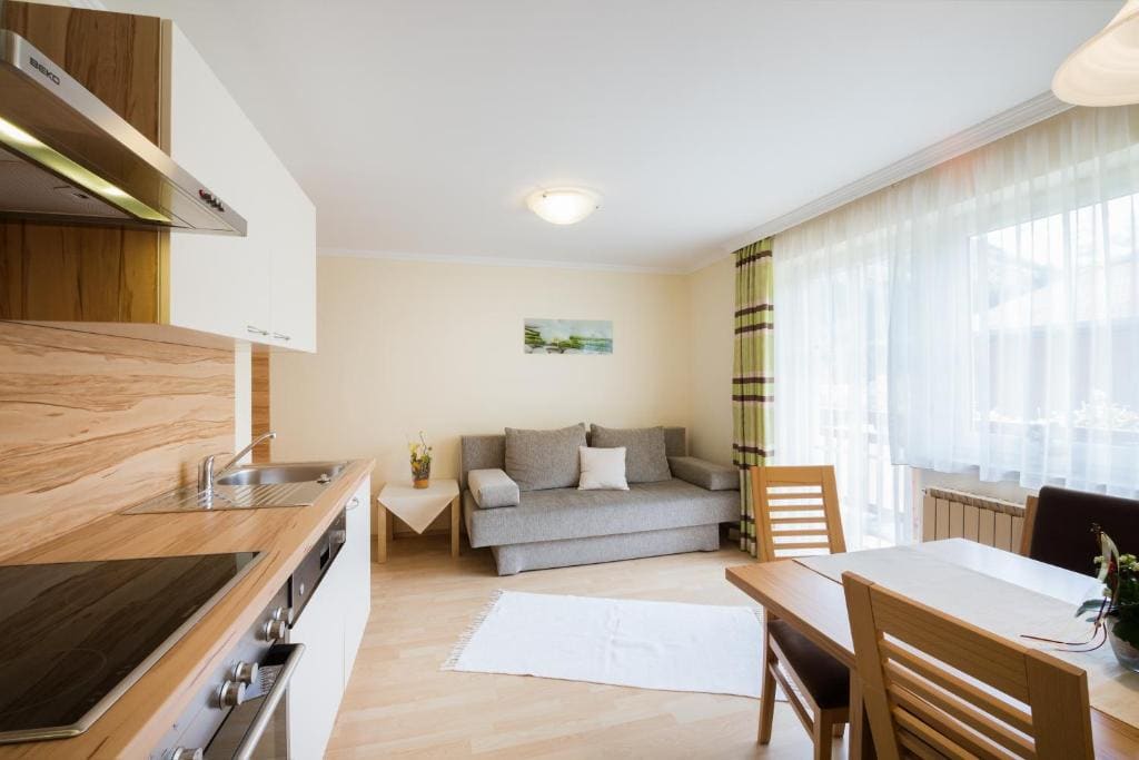Apartment room - Image 2