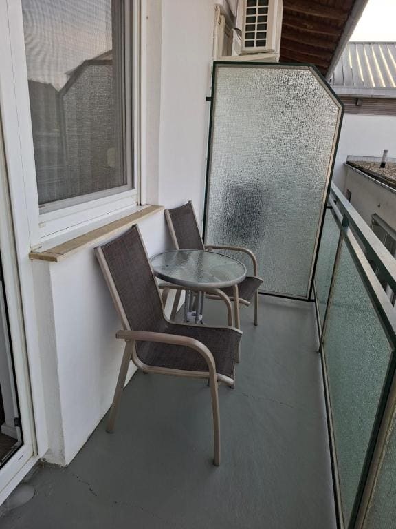 Double Room with Balcony room - Image 2