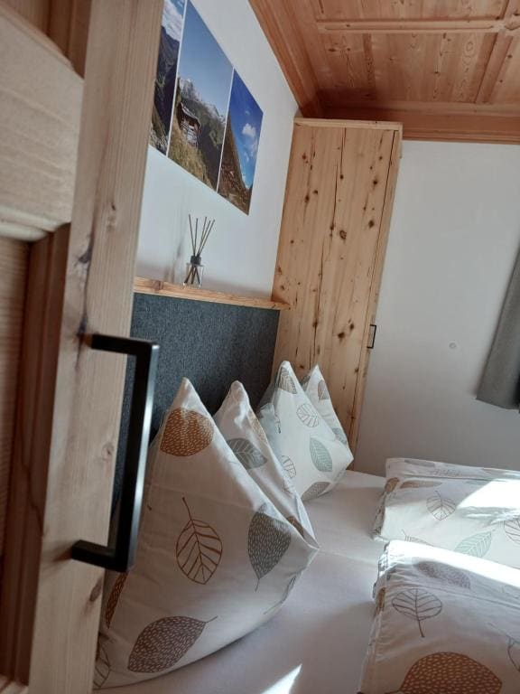 Double Room with Balcony room - Image 2