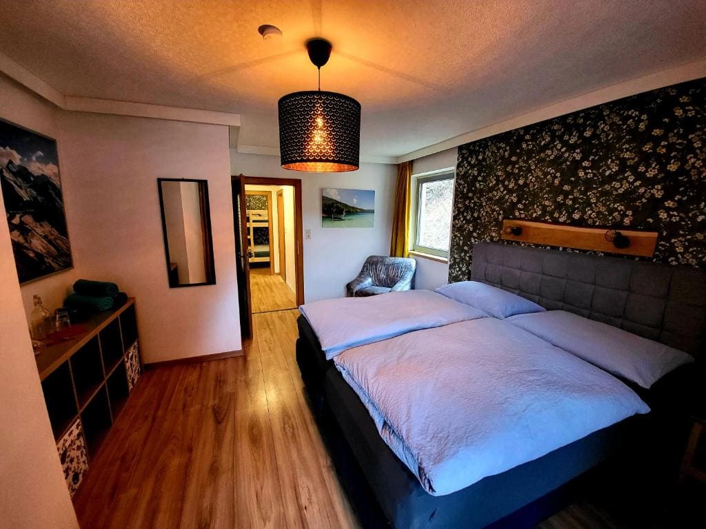 Quadruple Room with Private Bathroom room - Image 2