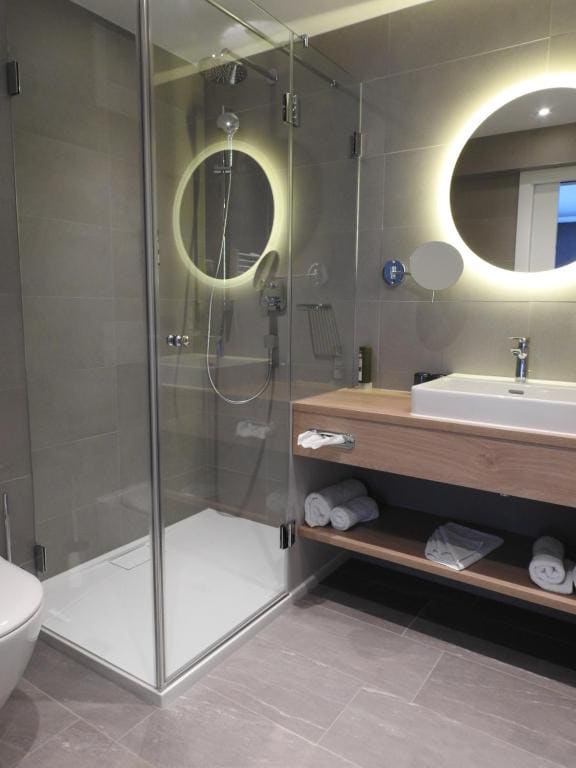 Deluxe Double Room with Balcony room - Image 2