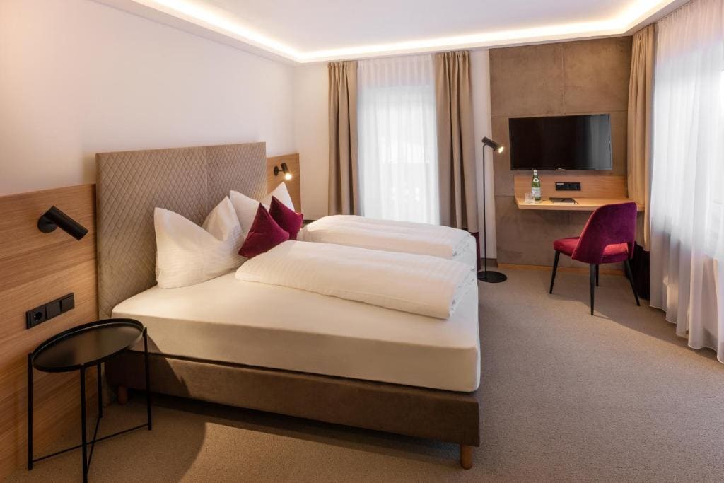 Deluxe Double Room with Balcony room - Image 1