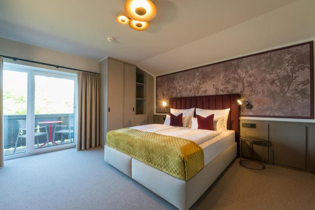 Suite with City View room - Image 3
