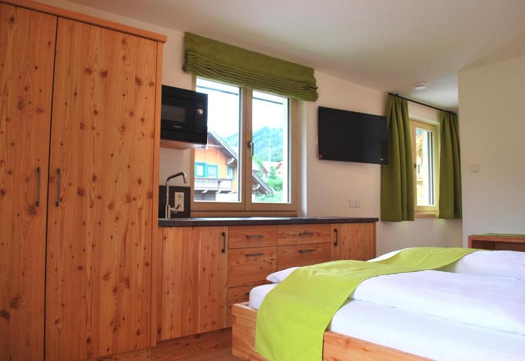 Double Room with Balcony room - Image 3