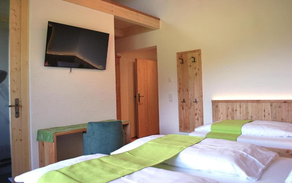 Double Room with Garden View room - Image 3