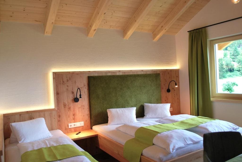 Double Room with Garden View room - Image 2
