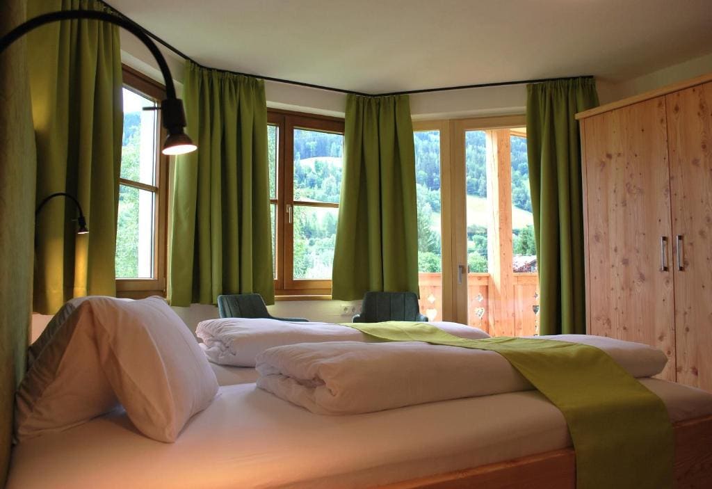 Double Room with Mountain View room - Image 3
