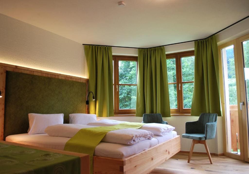 Double Room with Mountain View room - Image 1
