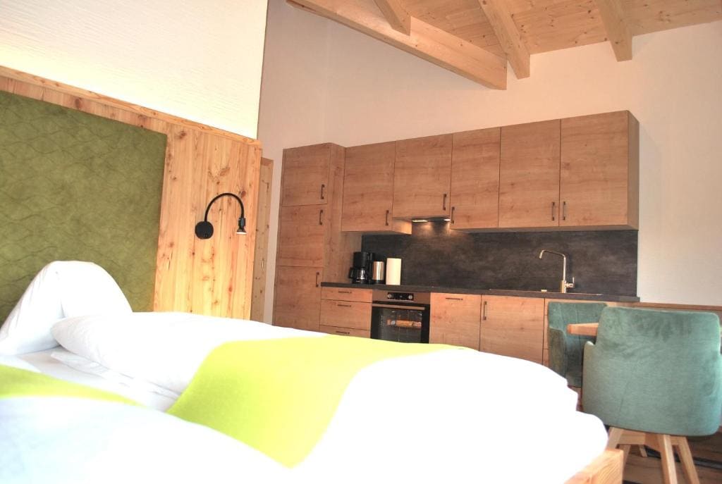 Studio with Garden View room - Image 2