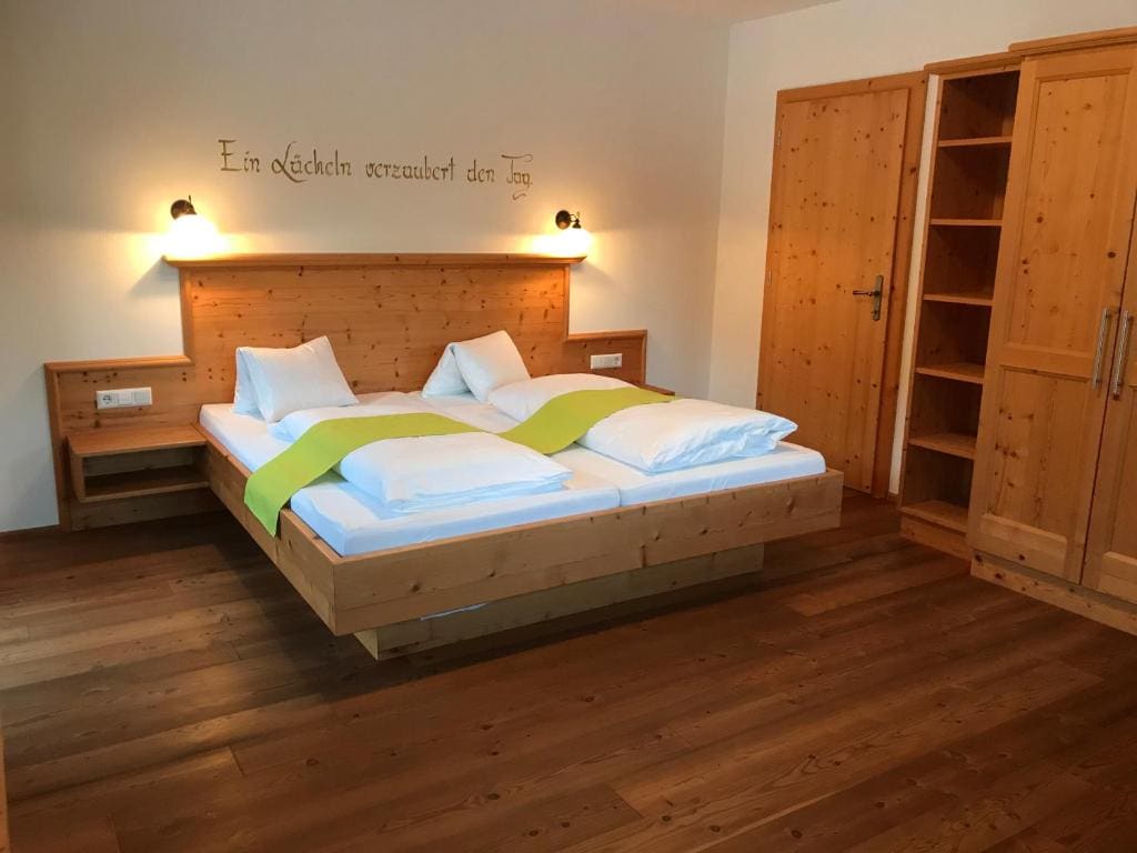 Two-Bedroom Apartment with Balcony room - Image 1