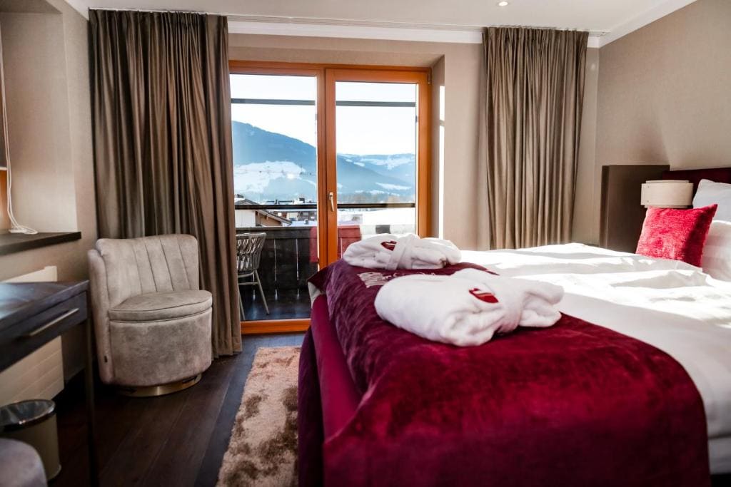 Deluxe Double Room with Balcony room - Image 1