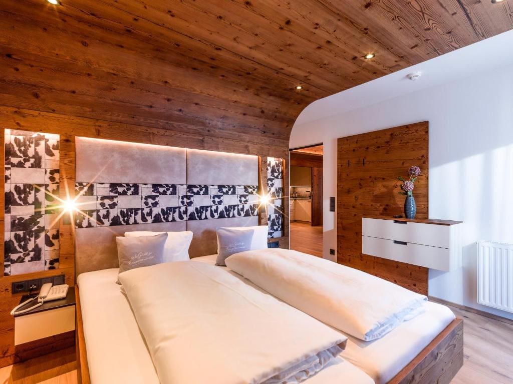 King Suite with Balcony room - Image 1