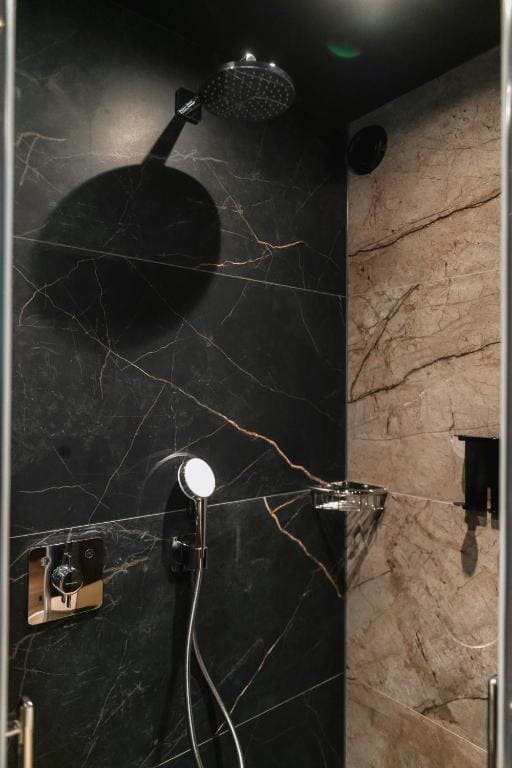 Suite room - Image 2
