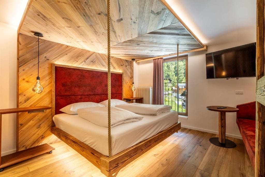 Double or Twin Room with Mountain View room - Image 1