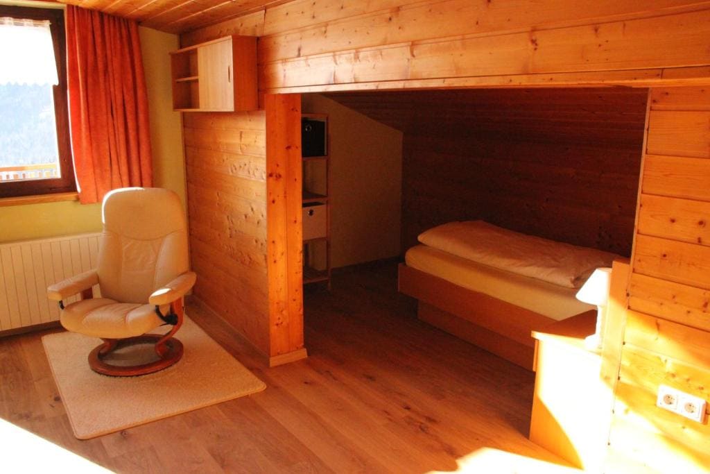 Single Room with Balcony room - Image 2