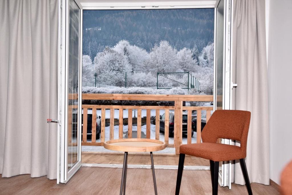 Double Room with Balcony room - Image 1