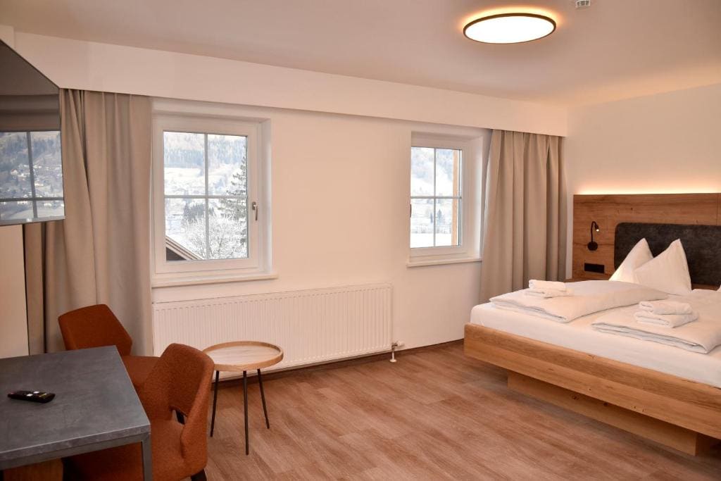 Double Room with Mountain View room - Image 1