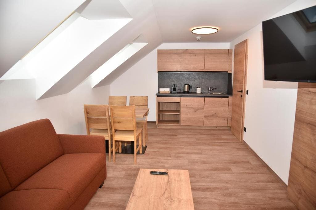 Family Room with Mountain View room - Image 1