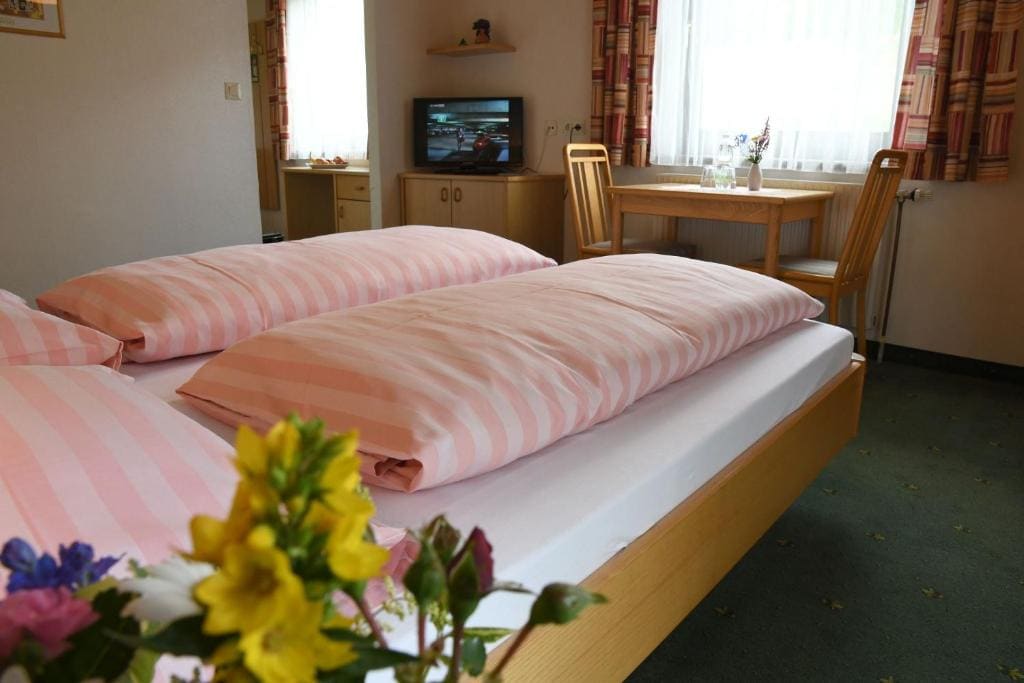 Double Room with Garden View room - Image 1