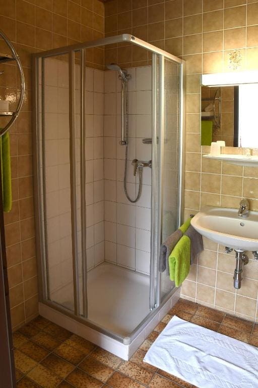 Double Room with Garden View room - Image 2