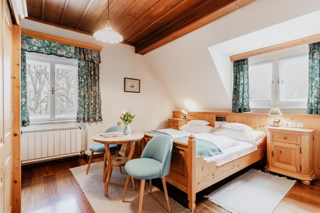 Standard Double Room room - Image 3