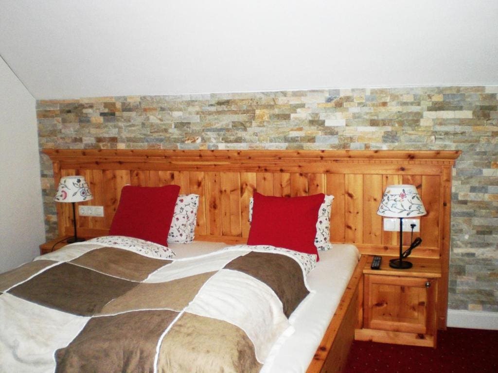 Four-Bedroom Apartment room - Image 1