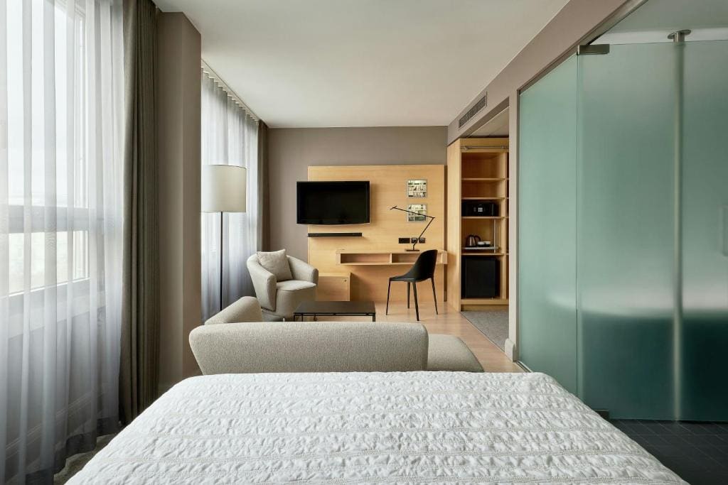 Studio with Courtyard View room - Image 2