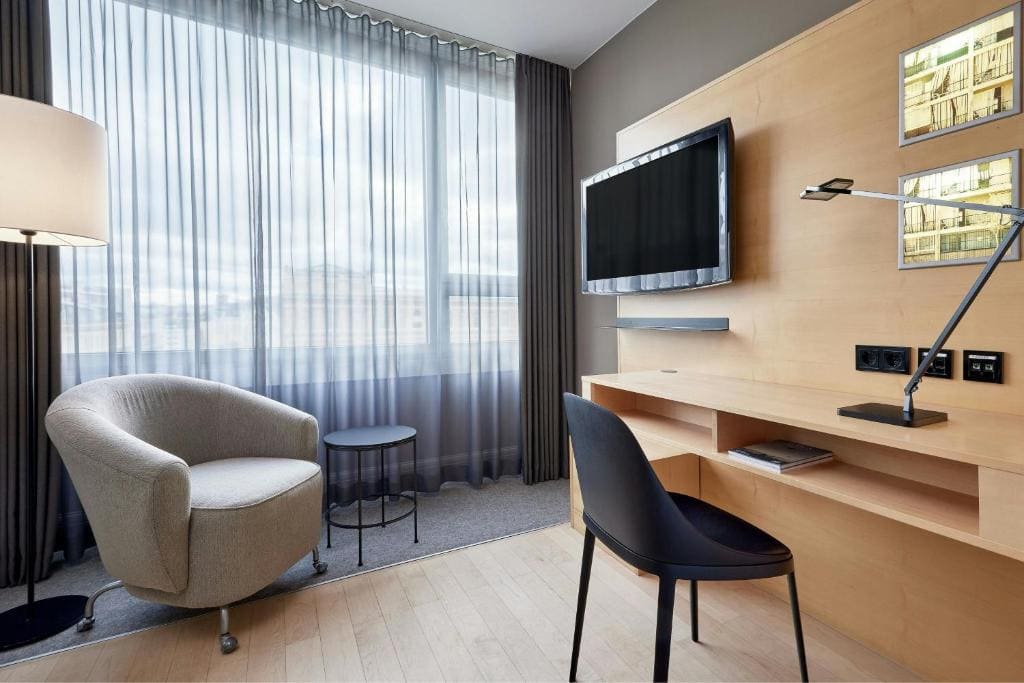 Deluxe Room with Courtyard View room - Image 1