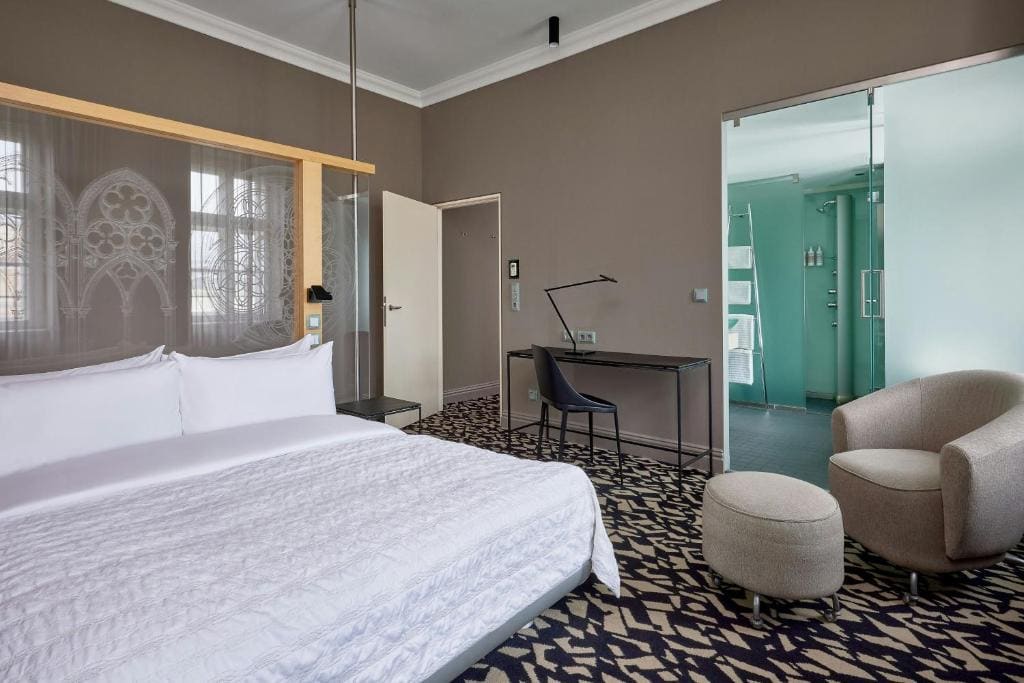 Family Suite with City View room - Image 2