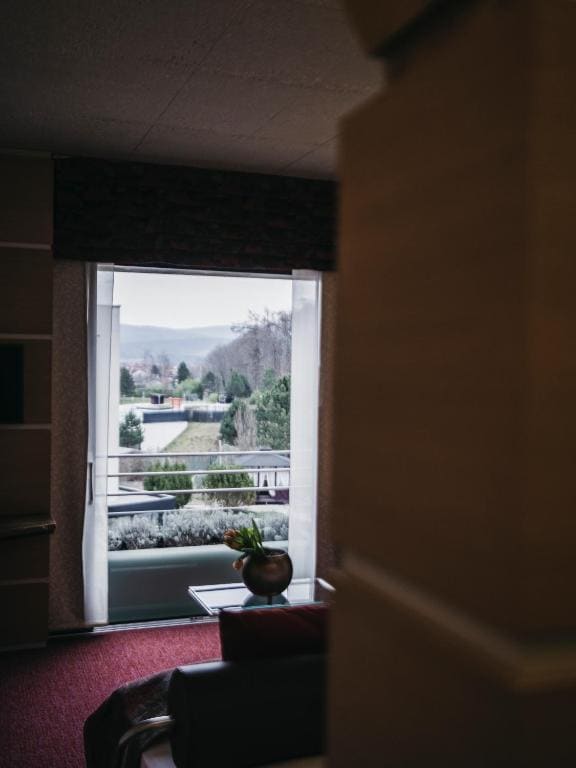 Superior Double Room with Garden View room - Image 2