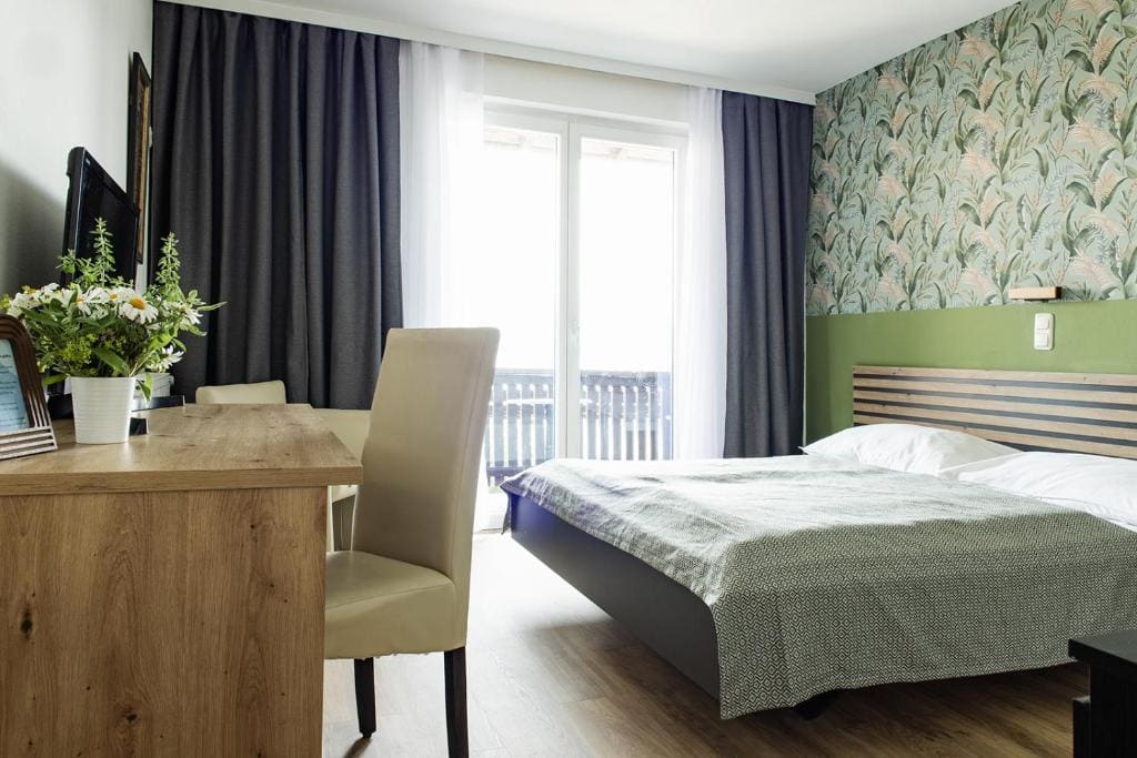 Double Room with Balcony room - Image 2