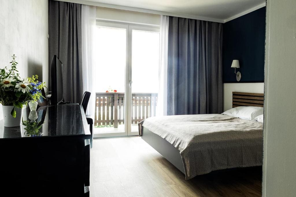 Double Room with Balcony room - Image 3