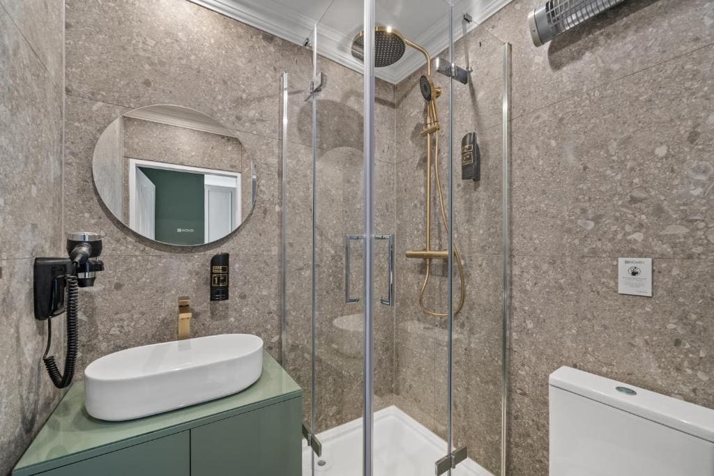 Double Room with Balcony room - Image 1