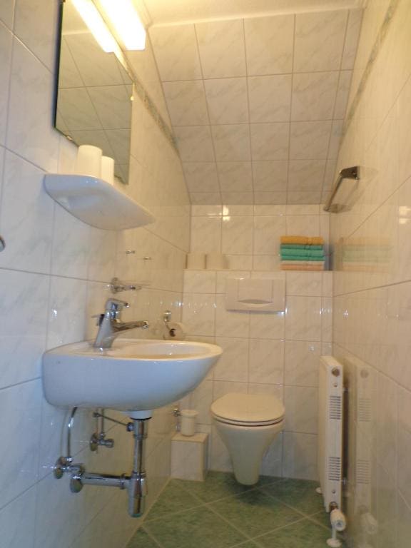 Double Room with Balcony room - Image 3