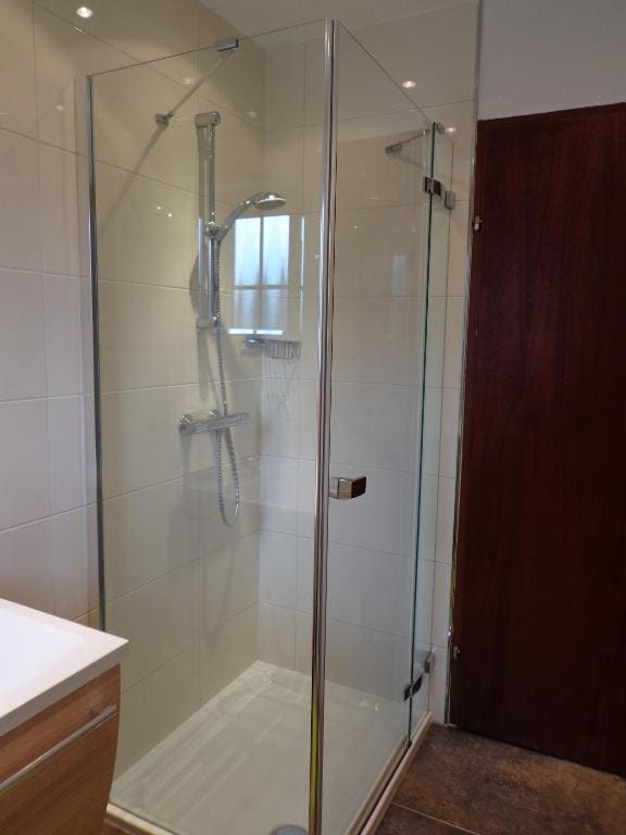 Double Room with Shared Bathroom and Balcony room - Image 2