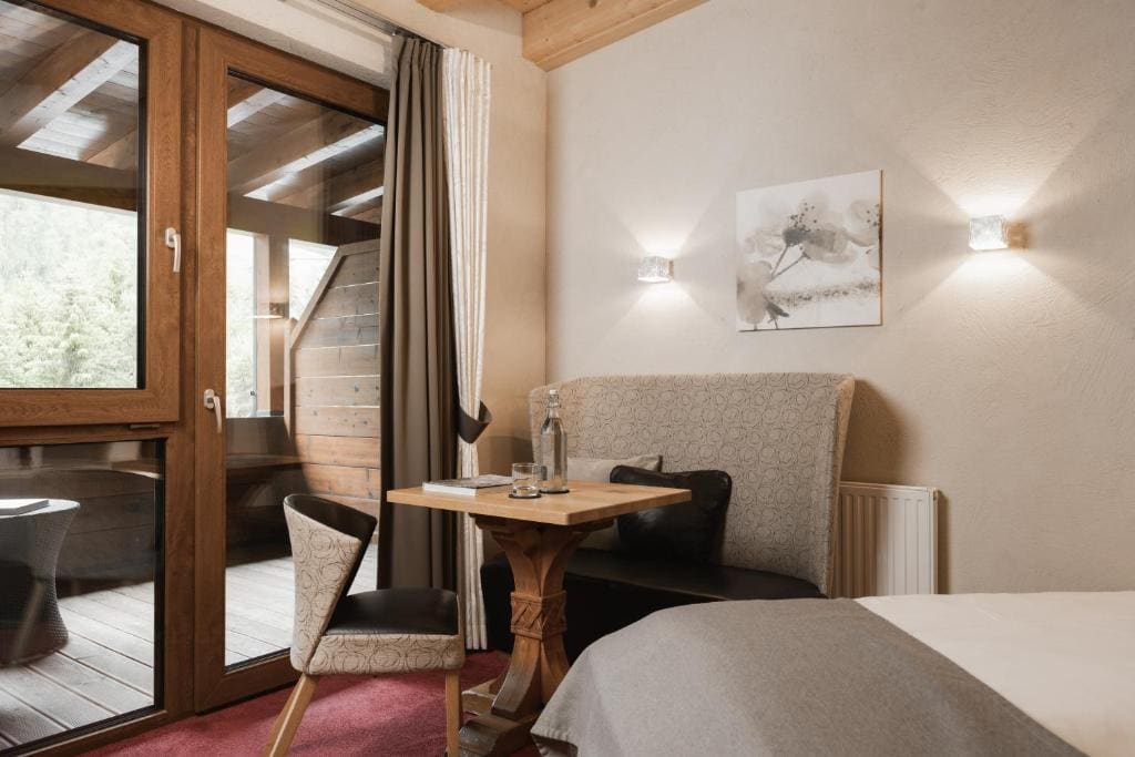 Deluxe Double Room with Balcony room - Image 3