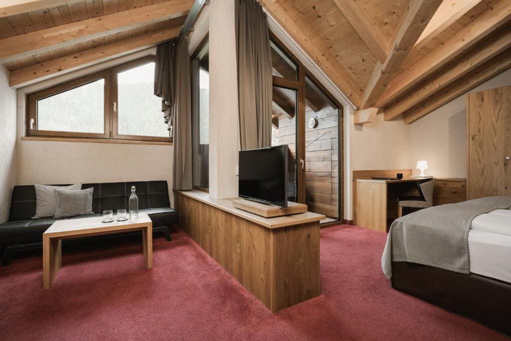 Deluxe Room room - Image 2