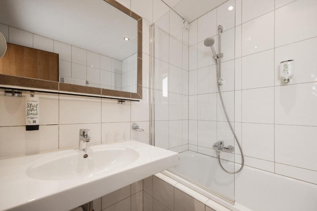 Standard Double Room room - Image 3